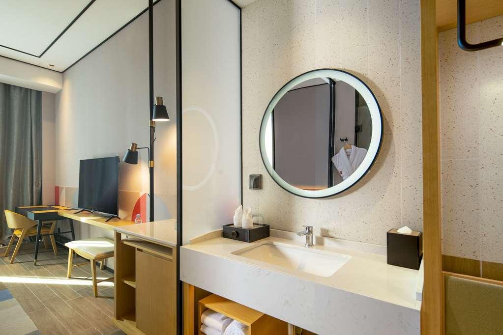 Hilton Garden Inn Shenzhen Airport,Enjoy 24-Hour One Way Free Delivery From Hotel To Shenzhen Baoan Airport On The Hour Camera foto